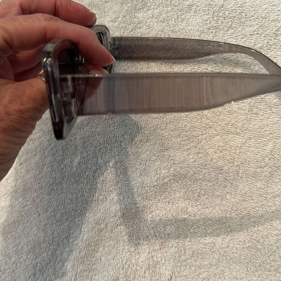 NWOT unbranded smoky squarish plastic sunnies with rhinestones - Picture 6 of 6